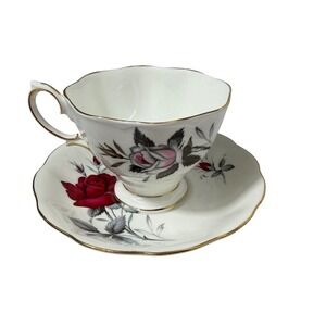 Royal Albert Sweet Romance Teacup Saucer‎ Set Bone China England Rose Gold Trim